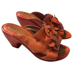BORN Genuine Leather Coral Pink Flower Slides w 3.25” Comfort Heel Womens 7M